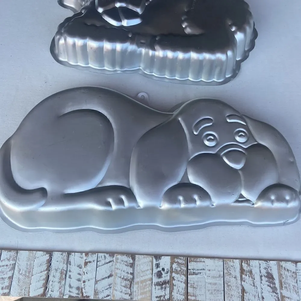 Wilton Vintage Cake Pans Sheep And Dog